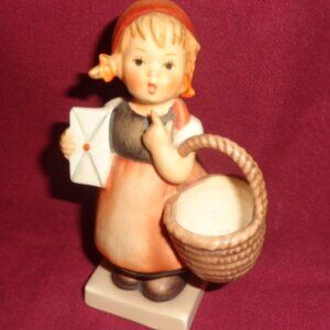 M.J. Hummel, Girl with A Basket Porcelain Figure 4.5" Tall Excellent
